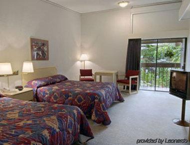 מלון Super 8 By Wyndham אוזונה חדר תמונה