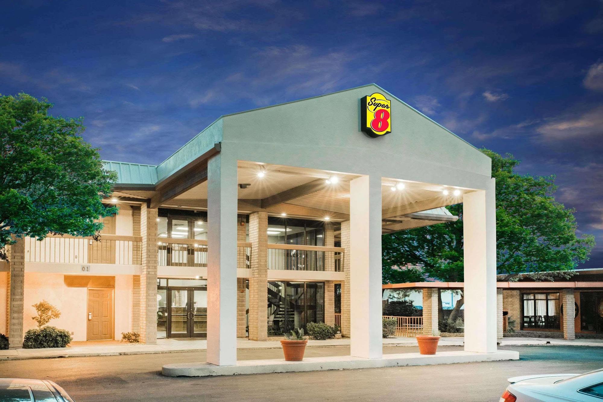 מלון Super 8 By Wyndham אוזונה מראה חיצוני תמונה
